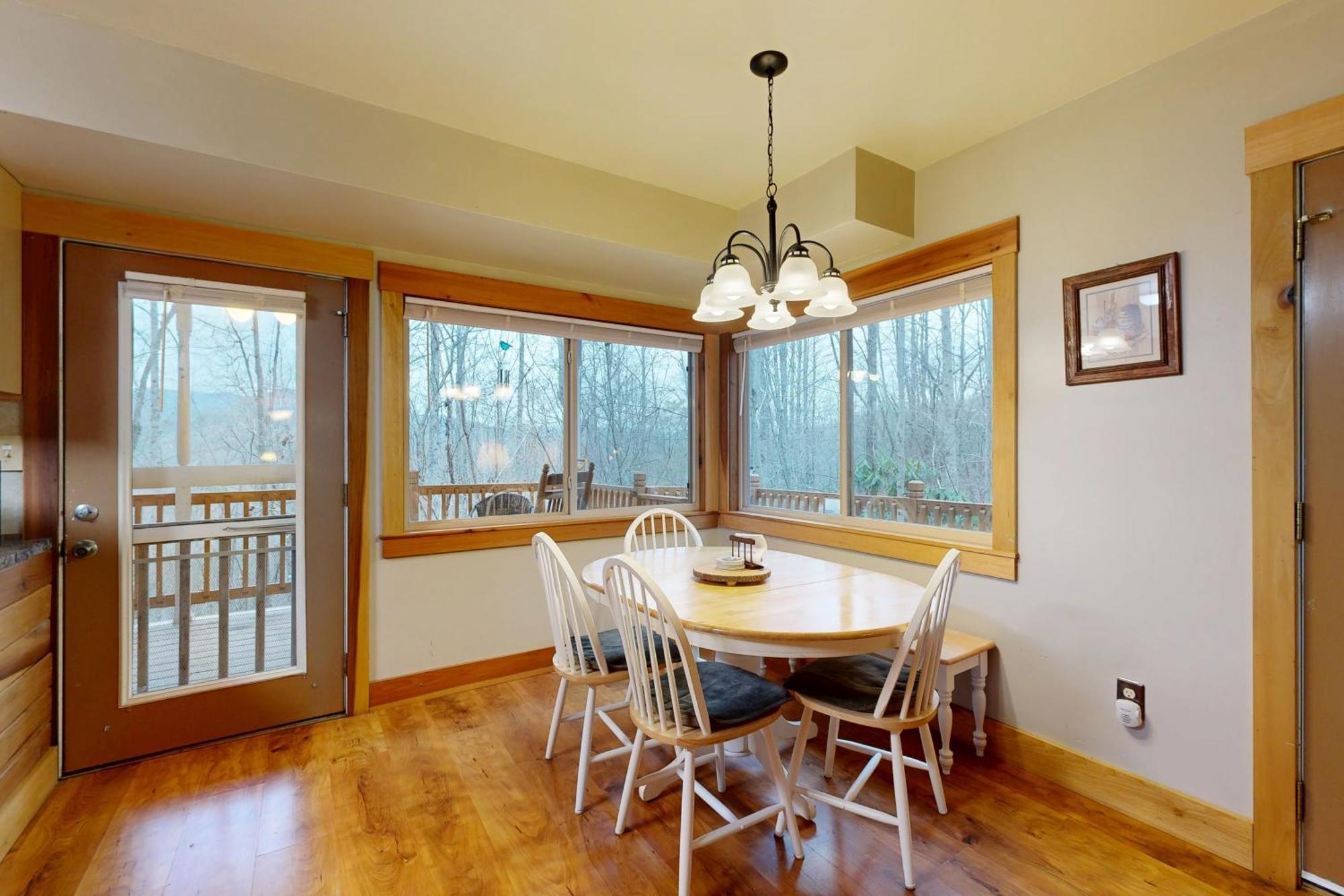 2 Bed 2 Bath Vacation Home In Whittier V 외부 사진