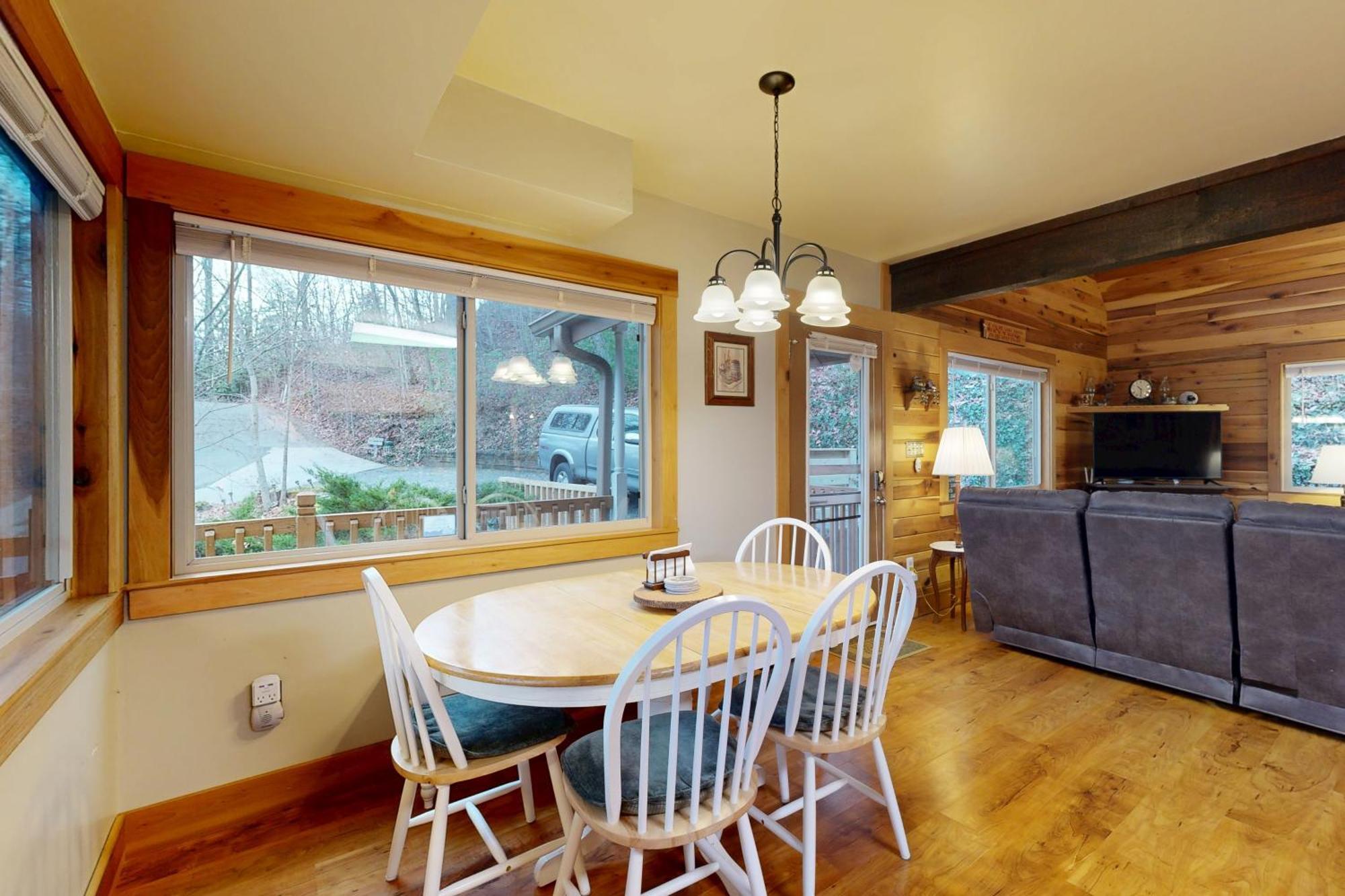 2 Bed 2 Bath Vacation Home In Whittier V 외부 사진